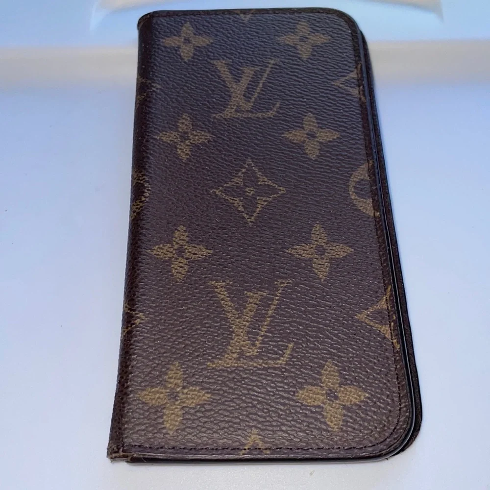 LV iPhone 10 Cover and Card Holder EUC 6”x3” - Picture 3 of 7
